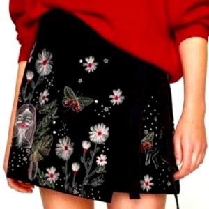 ZARA WOMAN EMBROIDERED VELVET
WRAP SCORT